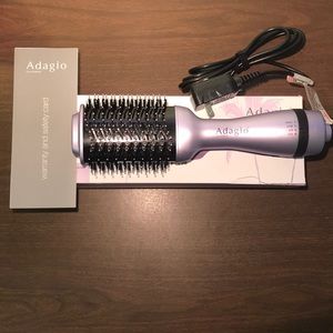 Adagio California TM Professional Blowout Brush